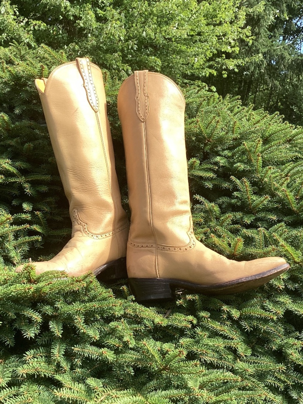 Beautiful Vintage BM Ben Miller Boots Creamy Soft Leather High Cowboy Boots🦋